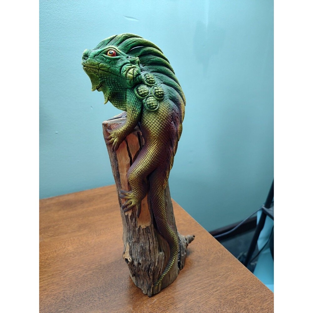 Vintage Chameleon Iguana Statue Handmade Sculpture On Wooden Tree Stump 12-1/2"T